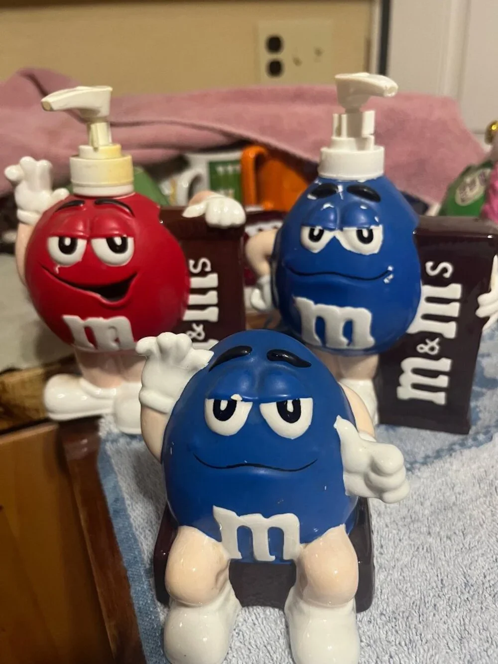 M&M's Vintage Red and Blue Character Soap Dispensers Set and Blue sponge holder
